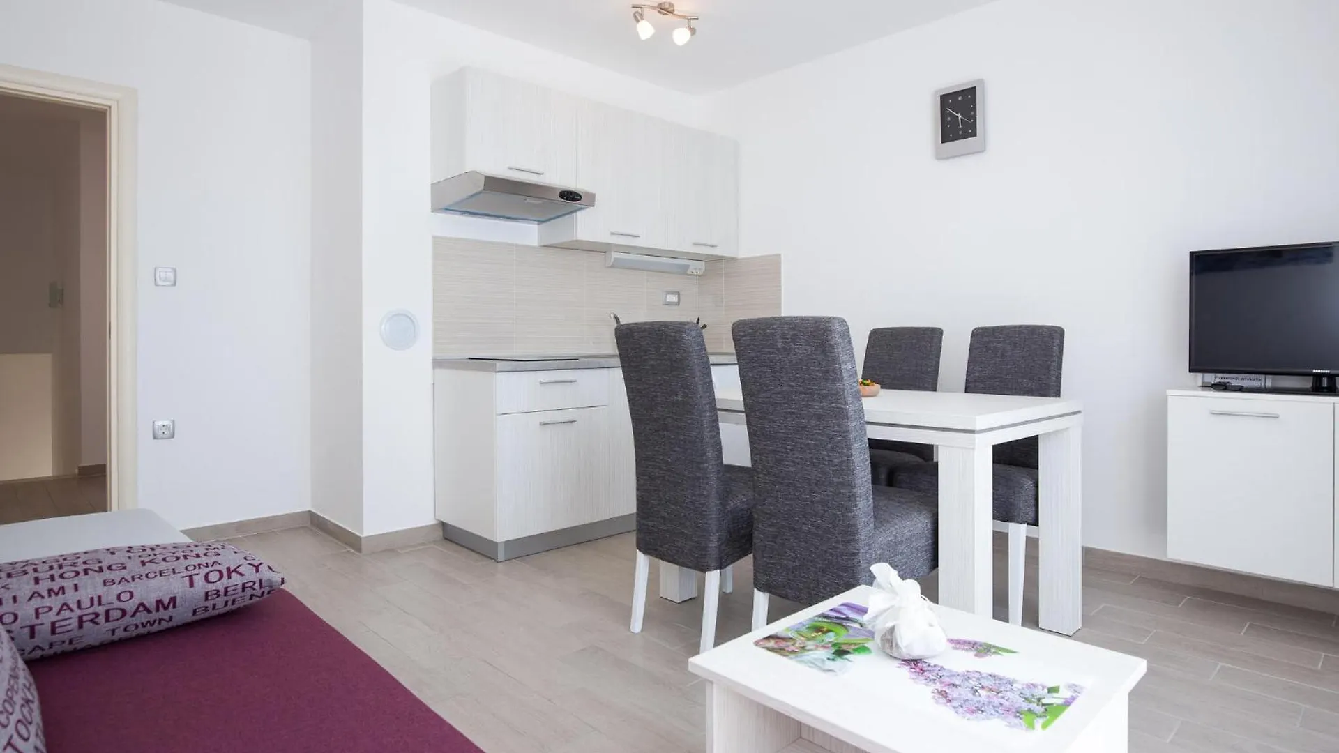 Beautiful Apartment In Krk With Kitchen Krk Town 0*,