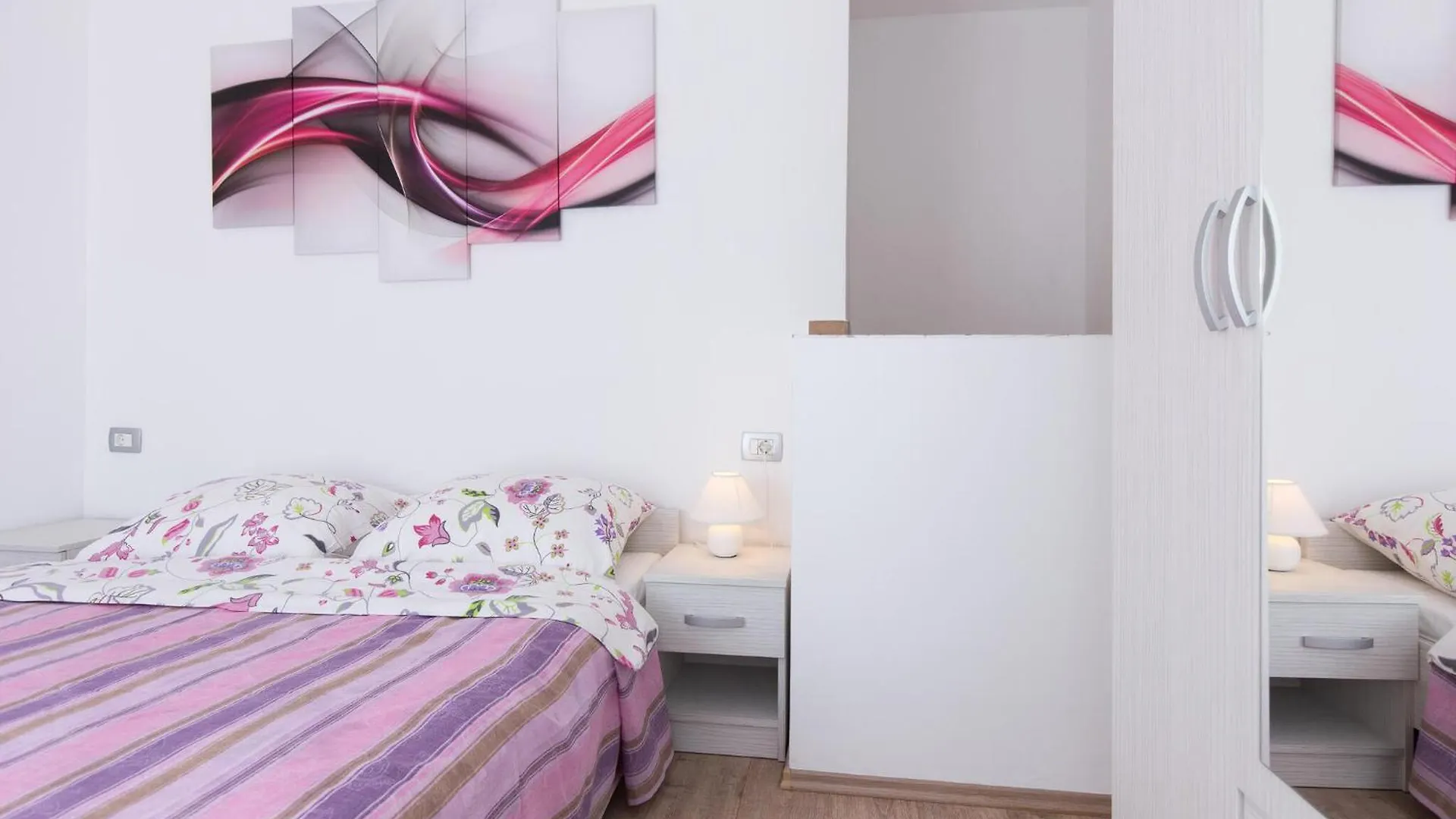 Beautiful Apartment In Krk With Kitchen 克尔克